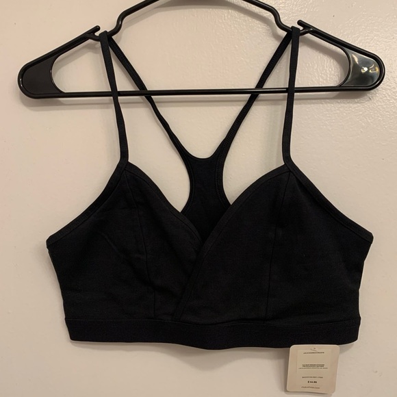 Women’s Fabletics Low Impact Lounge Bra-Black - Picture 1 of 6